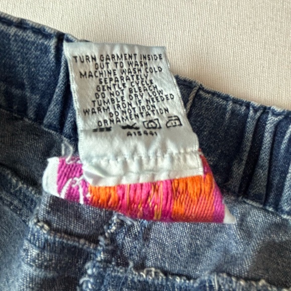 Quacker Factory Embroidered Jeans Blue Elastic Waist Apple Large - Picture 9 of 12